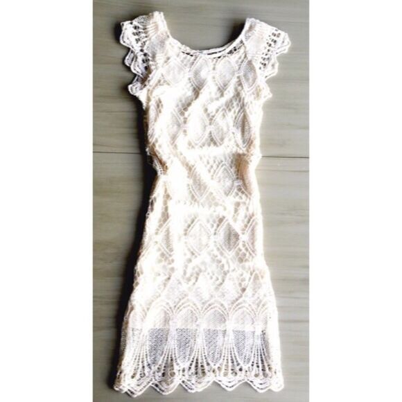 ✨HP✨Off white Crochet Dress✨ - Picture 3 of 3